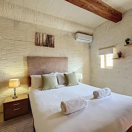 Mia - Your Gozo Haven With Pool Villa *